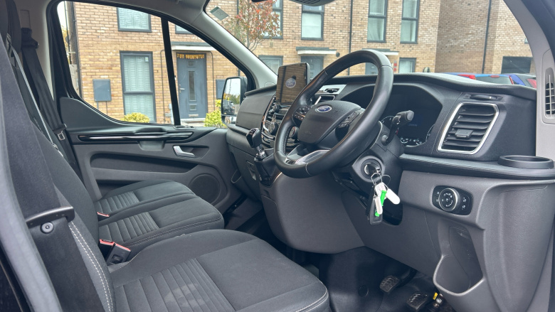 Ford Transit Custom 280 L1 Diesel Fwd 2.0 EcoBlue 130ps Low Roof Limited Van